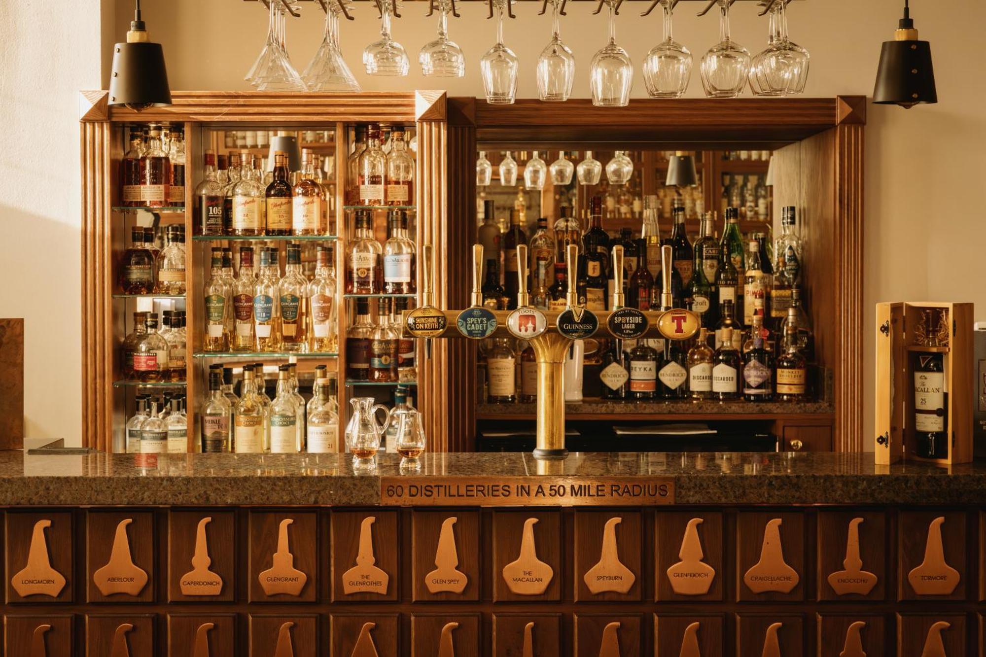 The Station Hotel Rothes Luaran gambar